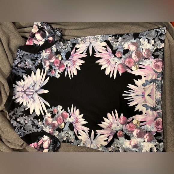 Givenchy Shirt - Picture 2 of 4